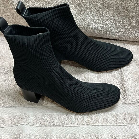 New EVERLANE Black The Glove Ankle Boot in ReKnit Women Size 5 NWOB - Picture 1 of 6